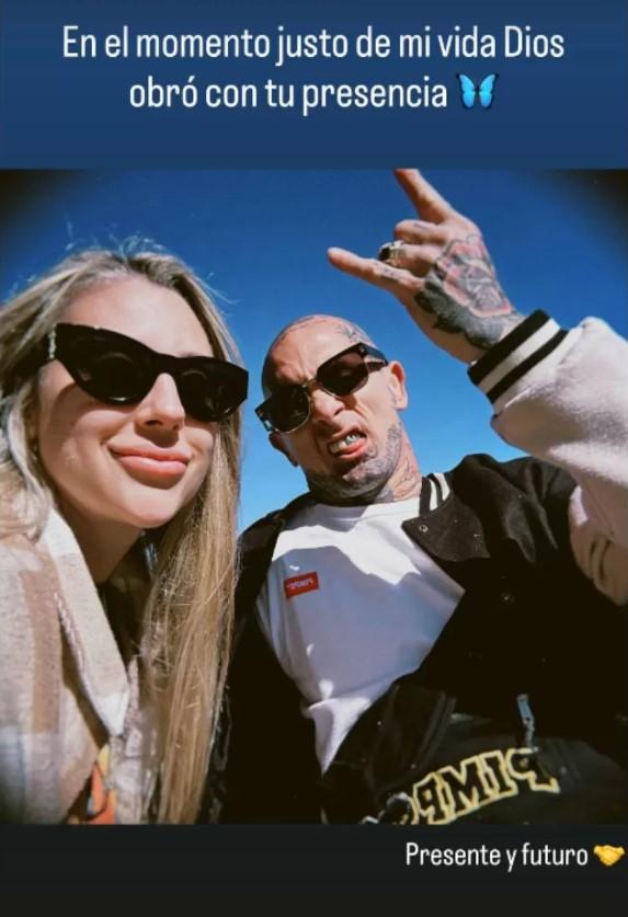 Vocalista de Ke Personajes junto a Gemma Collado - Instagram