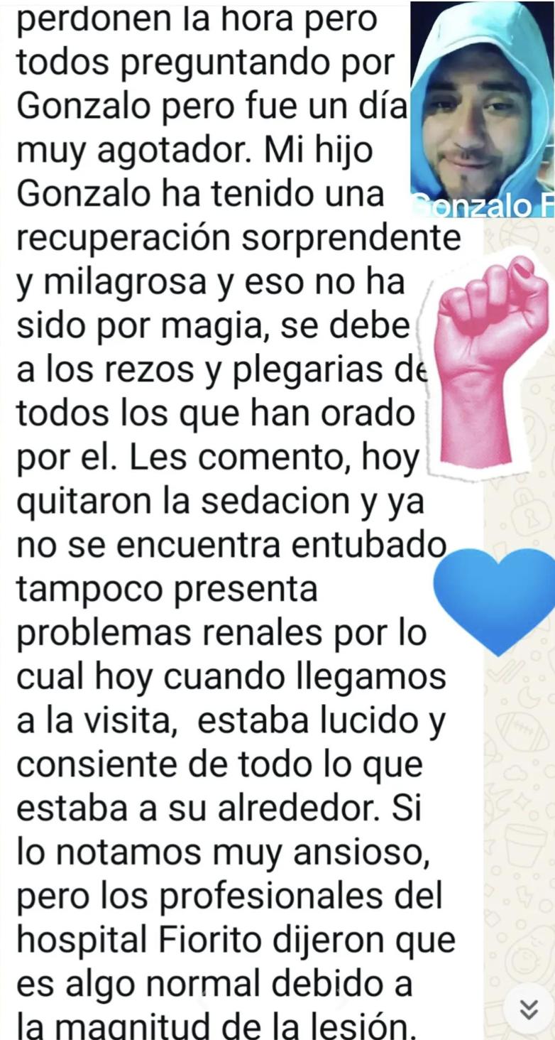 Actualizan estado de salud de hincha de la U. de Chile que cayó de la tribuna.