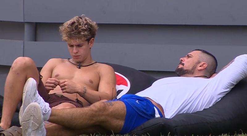 Diego y Juan Pedro en Mundos Opuestos