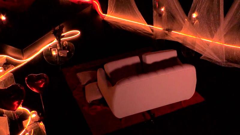 Luis y Disley se tapan de las cámaras