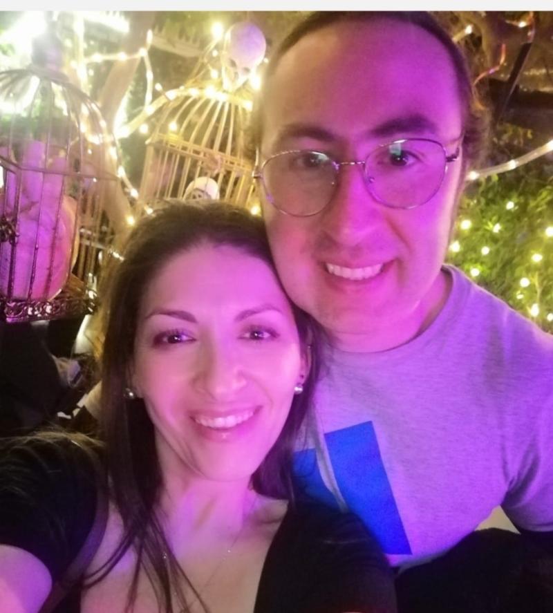 Mario Ortega y su actual pareja