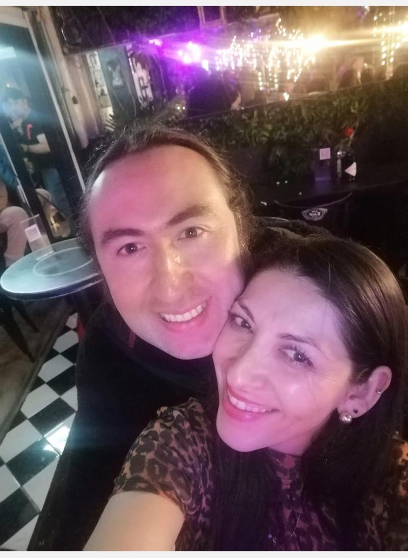 Mario Ortega y su actual pareja