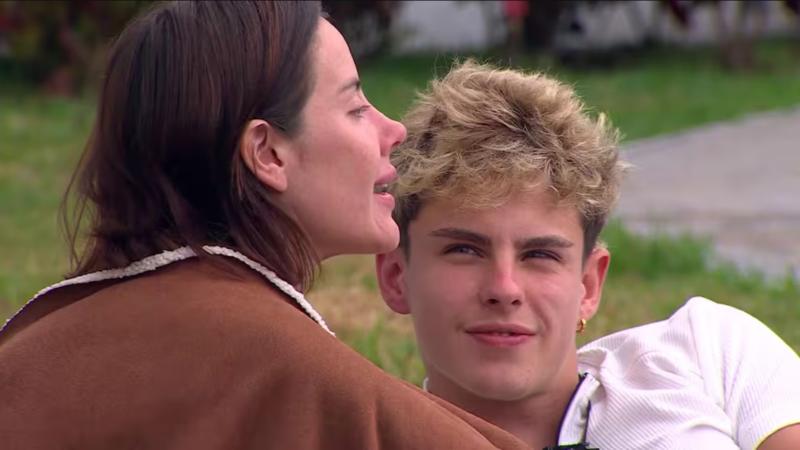 Ignacia Michelson y Diego en Mundos Opuestos - Captura