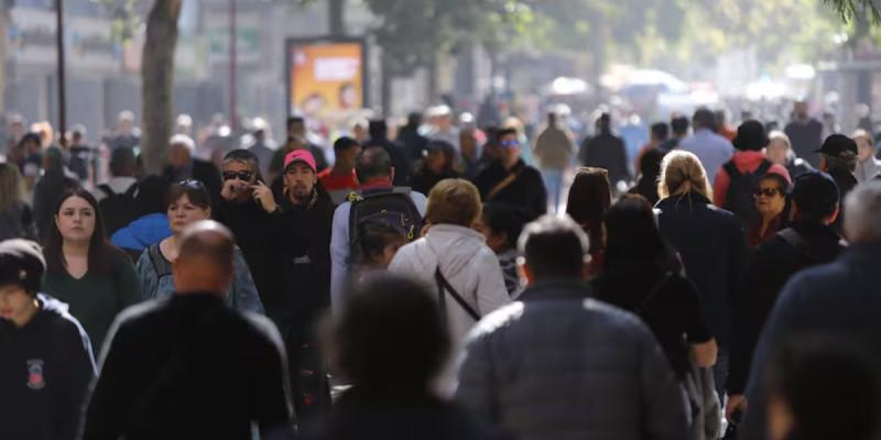 Personas en la calle. Agencia UNO