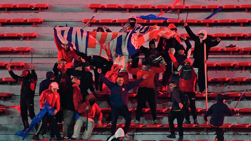 Hinchas de Independiente tras linchas a simpatizantes de U de Chile