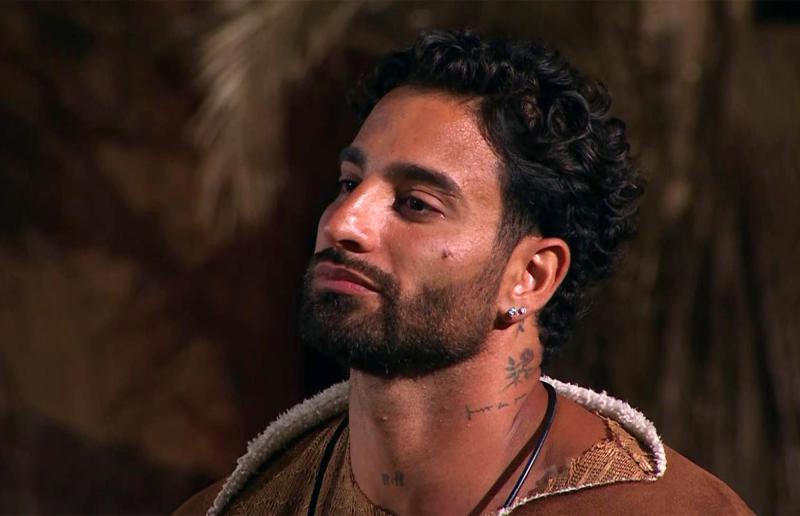 Yoan Curtis en Mundos Opuestos