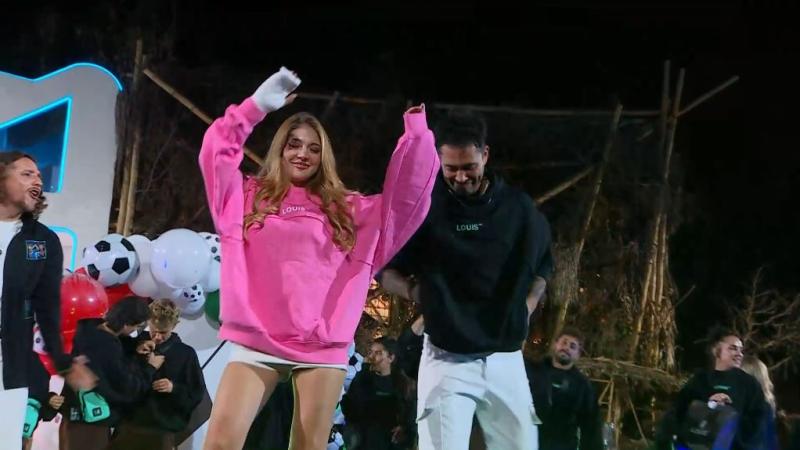 Disley y Luis desfilan los polerones