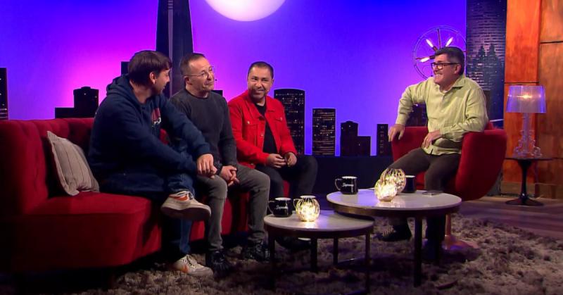 Anfitriones de la fiesta OLD ES COOL