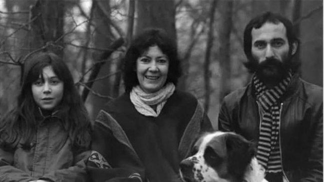 Juanita Parra, su madre María Eugenia Correa y su padre Gabriel Parra. Créditos: Los Jaivas en Instagram.