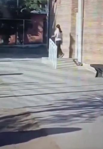 Mendoza adolescente armada/X