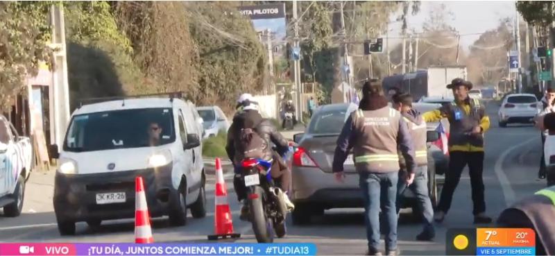 Motorista arrancó en cámara de una fiscalización - Captura