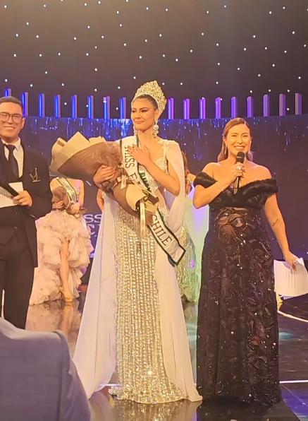 Sabrina Sosa animando concurso de belleza - Instagram