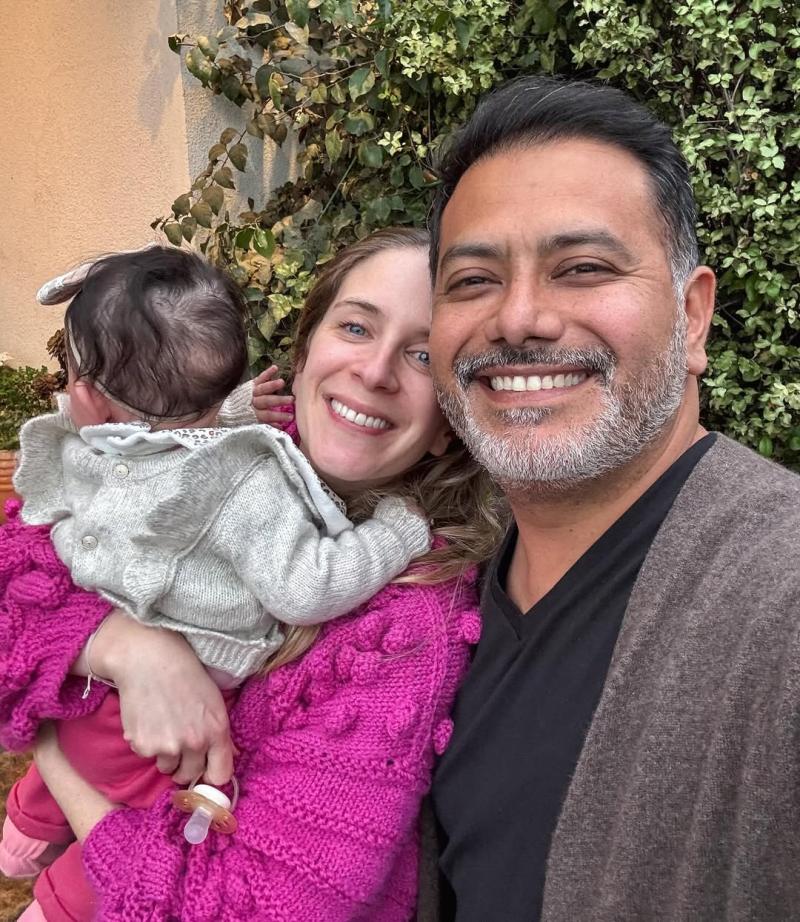 Alison Mandel y Pedro Ruminot junto a su hija Mila | Instagram