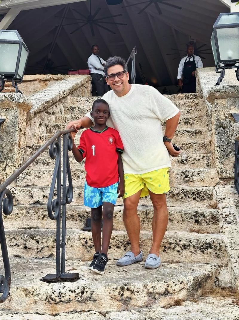 Rafael Araneda junto a su hijo Benjamín - Instagram