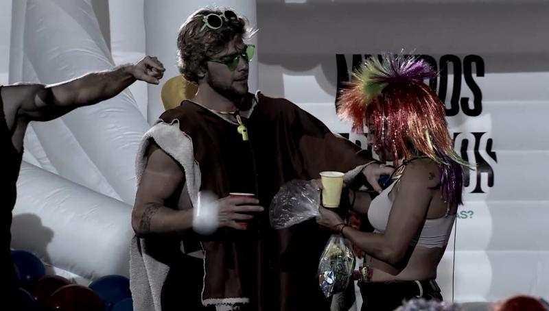 Evelyn Ortiz y José Pablo Saavedra en Mundos Opuestos