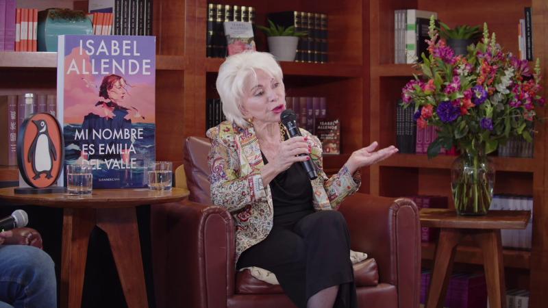 Autora chilena Isabel Allende en conferencia de prensa de su libro "Mi nombre es Emilia del Valle". Créditos: Penguin Random House Chile.
