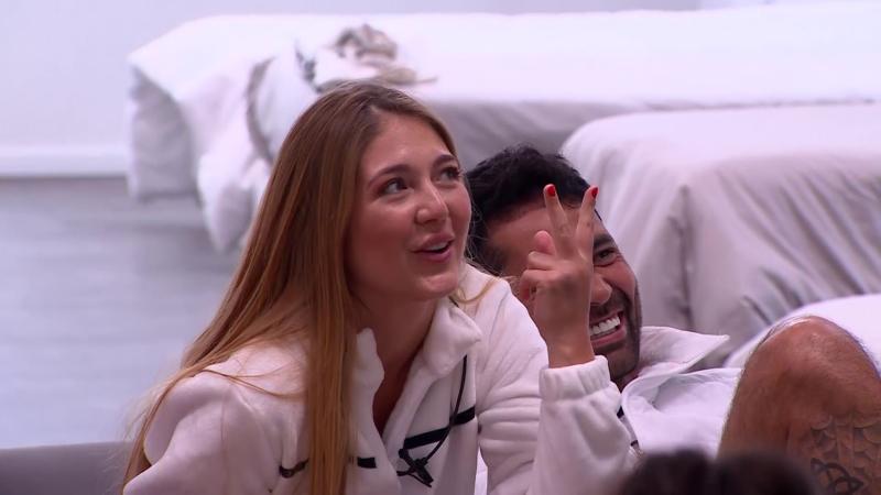 Karen Paola se enojó con Disley por hablar mal de Juan Pedro