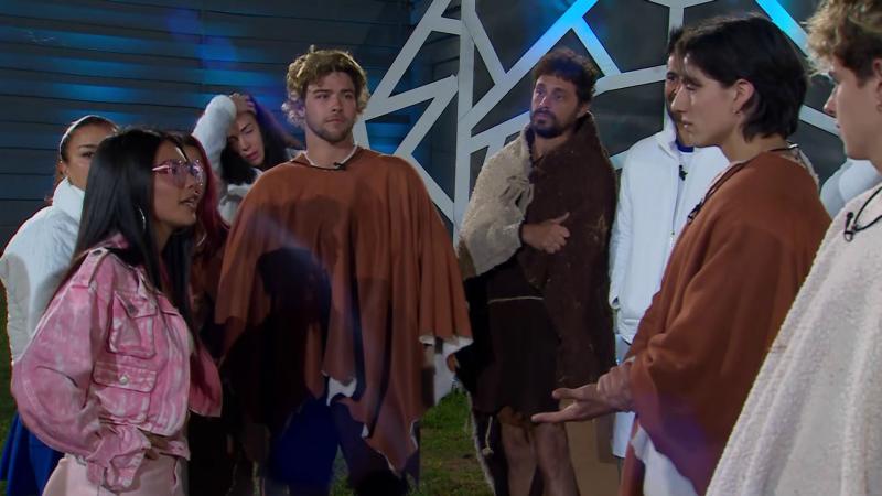 Pelea de Eskarcita y Alan en Mundos Opuestos