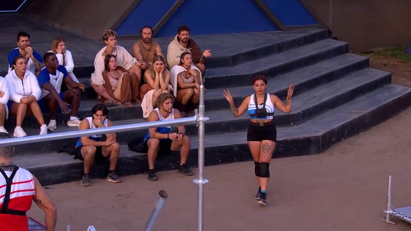 Chilota abandonó competencia en Mundos Opuestos