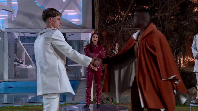 Mike Milfort y Diego Venegas en Mundos Opuestos