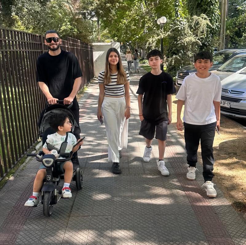 Paulo Garcés junto a sus hijos con Joyce Castiblanco - Instagram