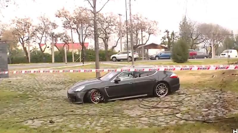 Auto abandonado en Vitacura