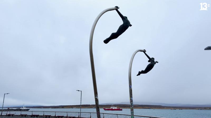 Obra "Amores del viento" en Puerto Natales. Créditos: 13C