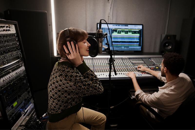 Mincap, Universidad de Chile y Balmaceda Arte Joven lanzan curso online y gratuito de emprendimiento cultural para jóvenes artistas