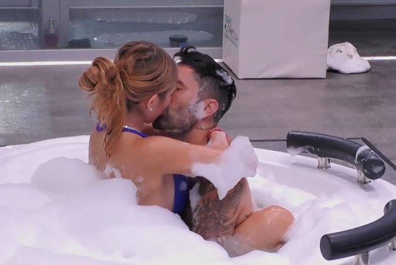 Luis y Disley en un momento fogoso