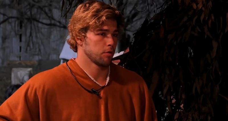 Jota en Mundos Opuestos