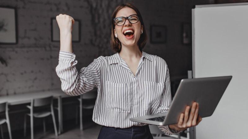 Bono al Trabajo de la Mujer - Freepik
