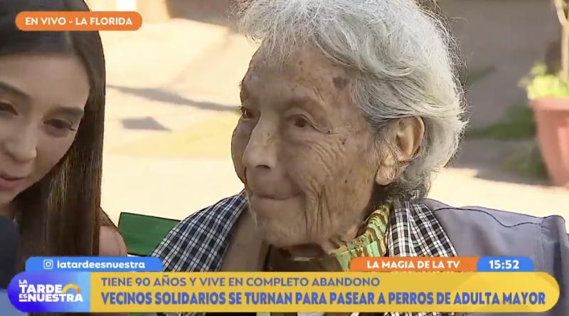 Adulta Mayor vive en completo abandono en La Florida.