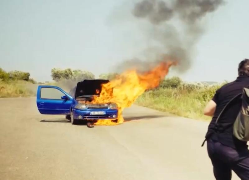 Pancho Saavedra y Jorge Zabaleta sufren desperfecto con su auto.