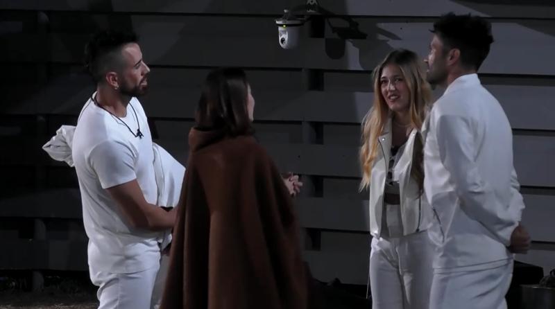 Disley y Daúd se pelean por Marlen en Mundos Opuestos