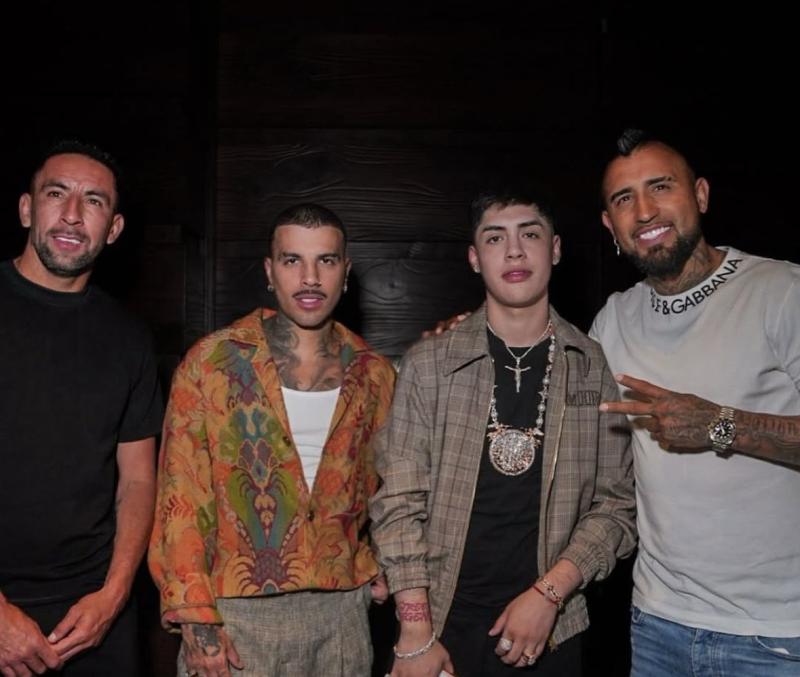 Mauricio Isla, Rauw Alejandro, Cris MJ y Arturo Vidal - Instagram