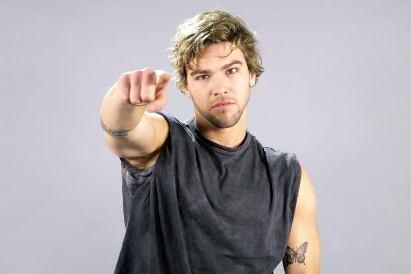 José Pablo Saavedra en Mundos Opuestos