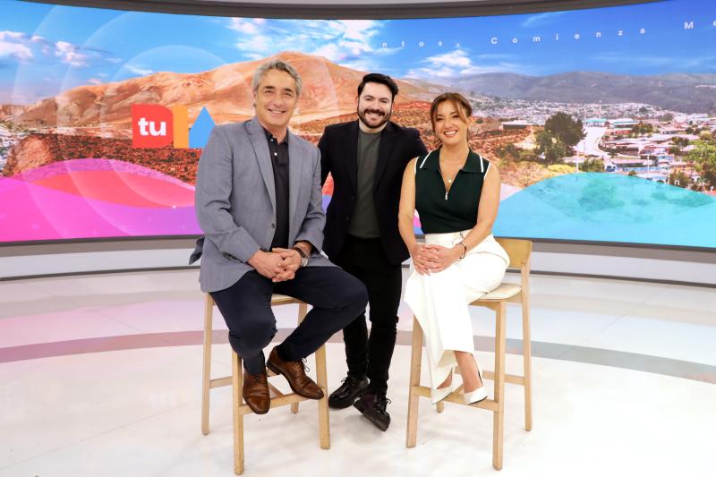 Mauro Huentenao junto a Priscilla Vargas y José Luis Repenning.