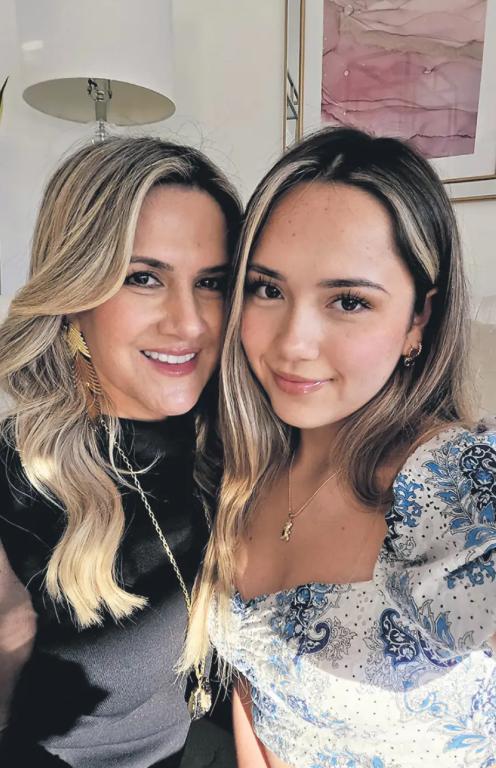 Michelle Adam junto a su hija Ignacia - Instagram