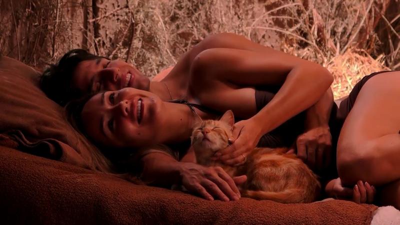 Alan y Valentina en Mundos Opuestos