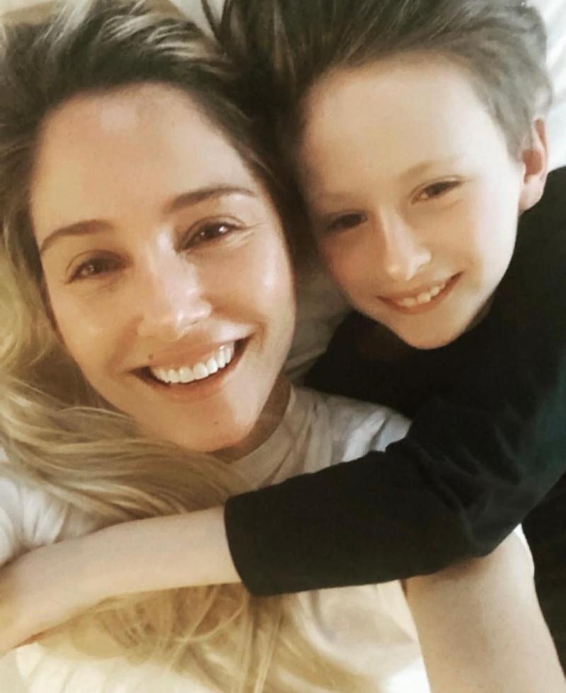 Mane Swett junto a su hijo - Instagram