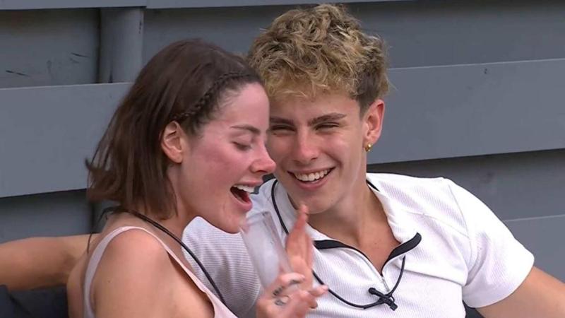 Diego e Ignacia en Mundos Opuestos - Canal 13