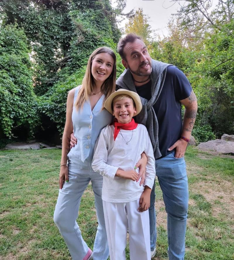 Carla Jara junto a Francisco Kaminski y su hijo - Instagram
