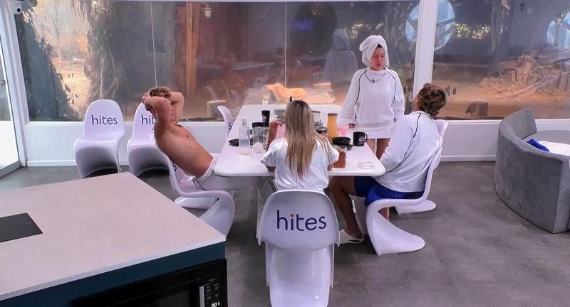 Ignacia Michelson conversa con Jota