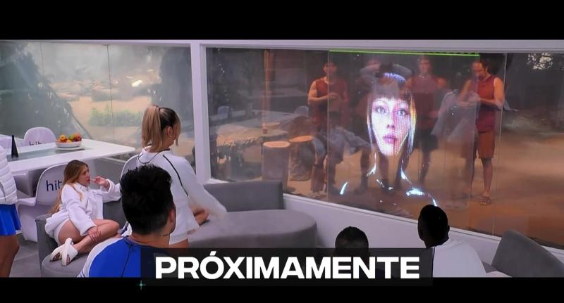 Atenea le informa el castigo a Valentina