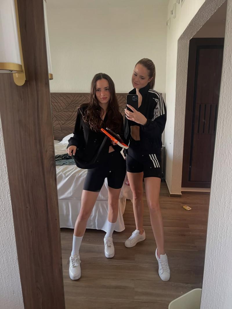 Connie Moll junto a Inna Moll | Instagram