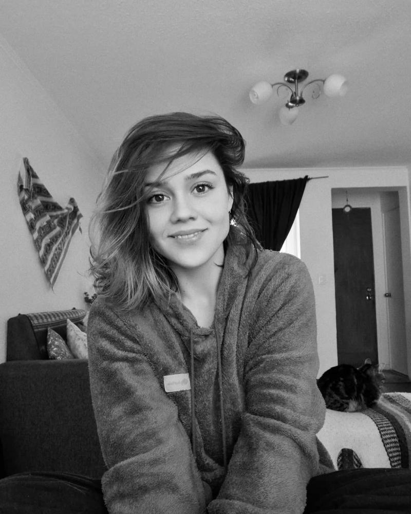 Viviana Flores - Instagram