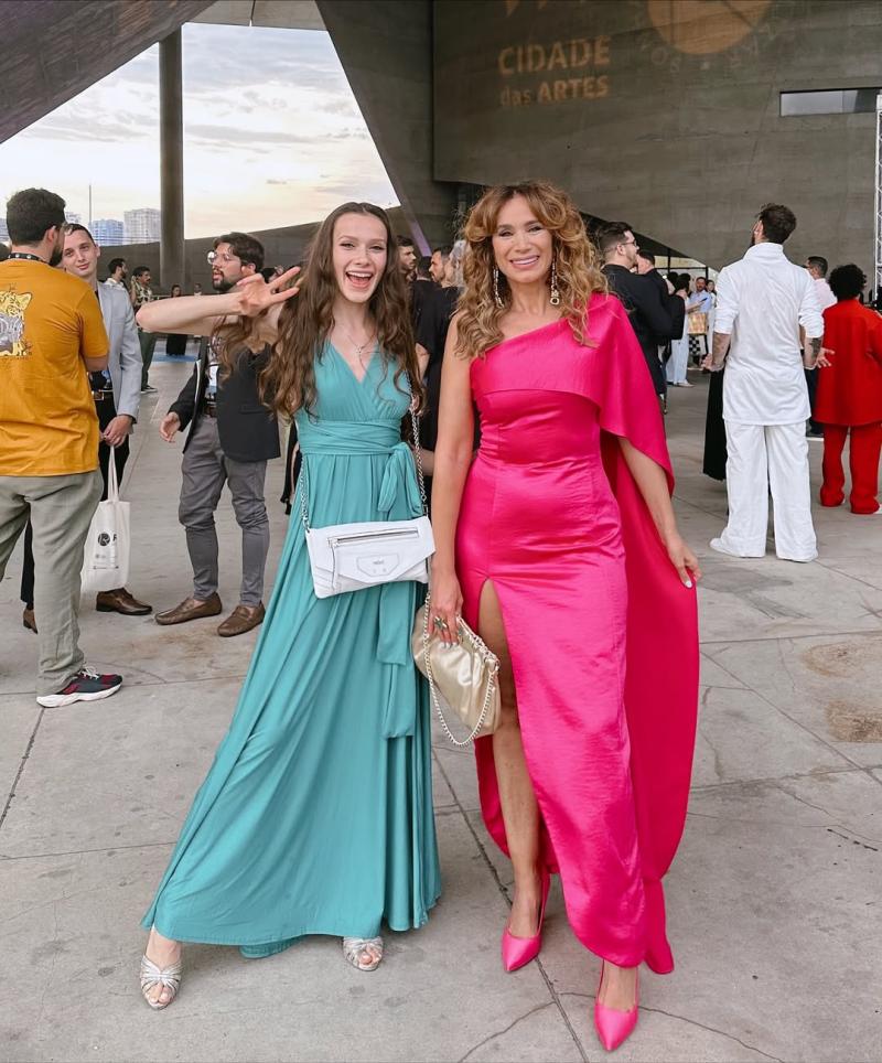 Alejandra Fosalba junto a su hija Anya - Instagram