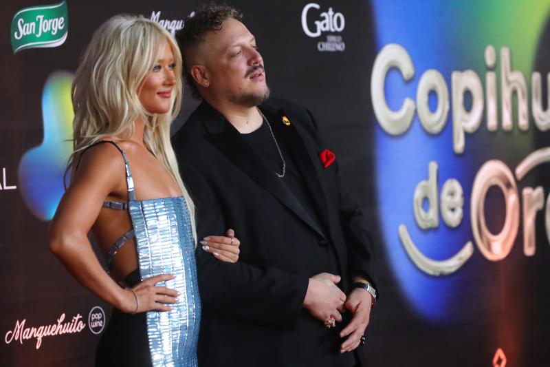 Tomás Leiva junto a Vesta Lugg - Aton