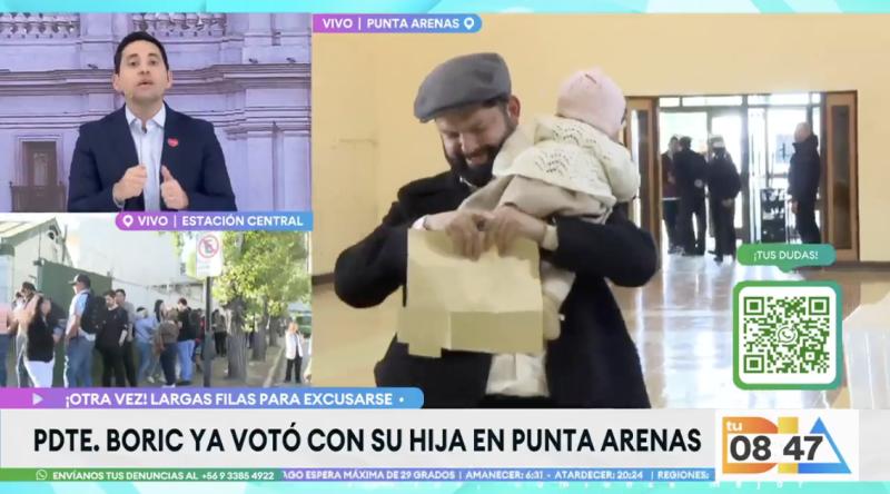 Gabriel Boric llega a votar junto a su hija Violeta.