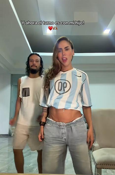 Sonia Isaza, novia de Arturo Vidal, junto a su hijo mayor - Tiktok